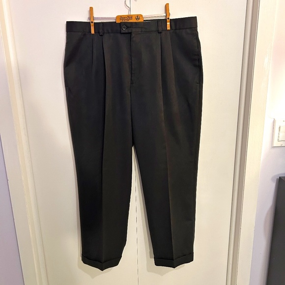 Men's Dress Pants - Exact a Dockers Brand Black, Cuffed, Pleated Size 40x30 - Picture 1 of 10